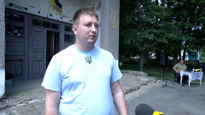 Після понад трьох років полону військовий Ігор Пивовар повернувся до рідного села на Житомирщині Після понад трьох років полону військовий Ігор Пивовар повернувся до рідного села на Житомирщині