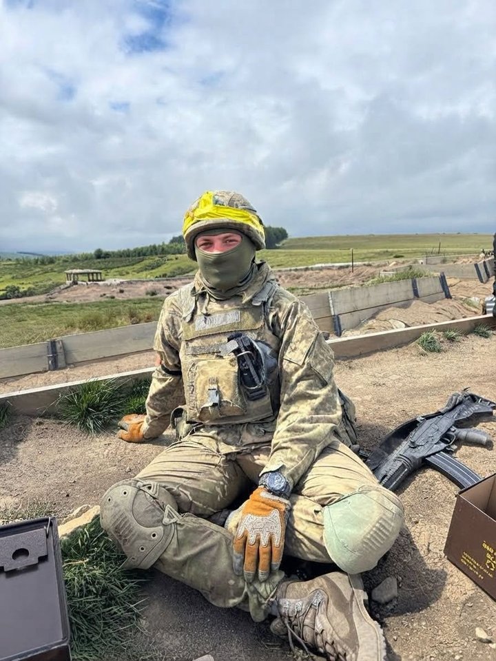 «Вискочили гасити поле під загрозою FPV»: прикордонник із Луцька розповів про бойові будні «Вискочили гасити поле під загрозою FPV»: прикордонник із Луцька розповів про бойові будні
