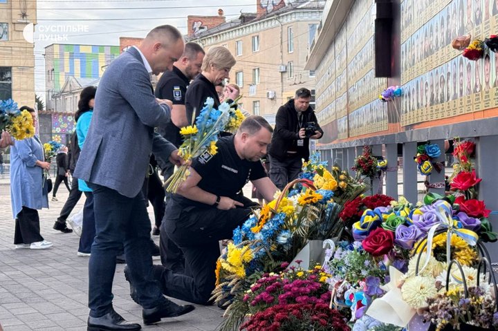 У Луцьку керівник ОПУ зустрівся з родинами загиблих, безвісти зниклих та полонених У Луцьку керівник ОПУ зустрівся з родинами загиблих, безвісти зниклих та полонених