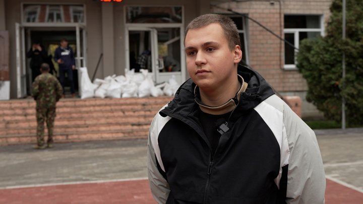 Як ліквідовують наслідки російської атаки у Чернігівському ліцеї з посиленою військово-фізичною підготовкою