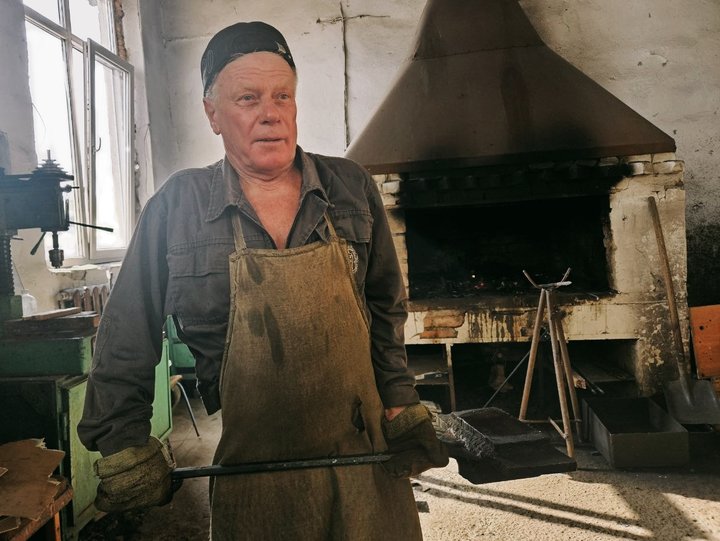 “Хомути — це як бинти на трубу”: історія коваля Житомирводоканалу