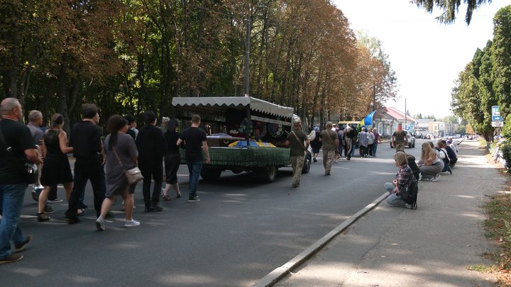 «Дуже гарні спомини про нього»: на Чернігівщині попрощалися з Олександром Назаренком «Дуже гарні спомини про нього»: на Чернігівщині попрощалися з Олександром Назаренком
