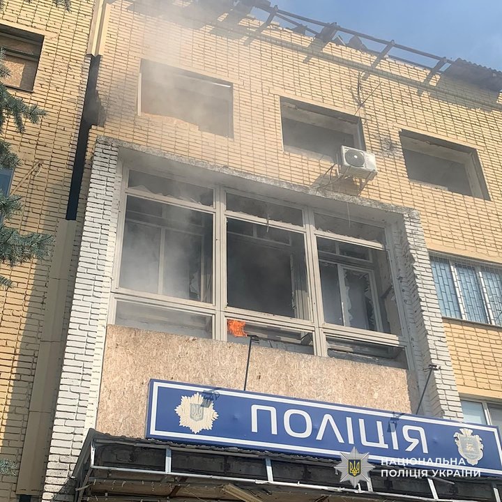 "Найскладніше — бачити людський біль". Чотири роки прицільних атак по Нікопольщині: війна очима поліцейських району