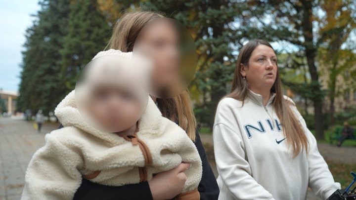 З детектором дронів на дитячому візочку: як родина у Запоріжжі адаптувалася до прифронтового життя