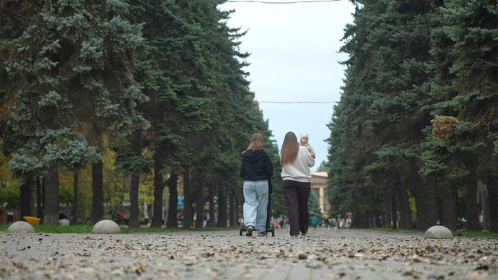 З детектором дронів на дитячому візочку: як родина у Запоріжжі адаптувалася до прифронтового життя