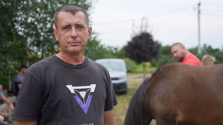 На Вінниччині ветеранів безкоштовно катають на конях у межах волонтерської ініціативи
