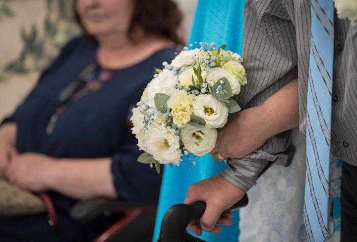 «Ми спочатку жартували, а потім... Жарт затягнувся». У центрі соцадаптації Дніпра одружилися переселенці «Ми спочатку жартували, а потім... Жарт затягнувся». У центрі соцадаптації Дніпра одружилися переселенці