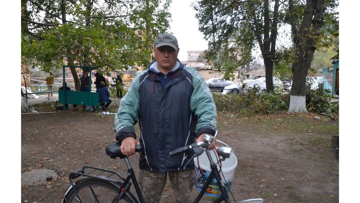 Шар бетонного пилу, жалоба за загиблими та оголений побут: репортаж із Прилук на Чернігівщині