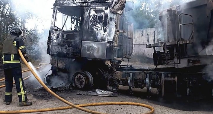 Майже 80 разів виїжджав ліквідовувати наслідки атак. Історія рятувальника з Дніпропетровщини