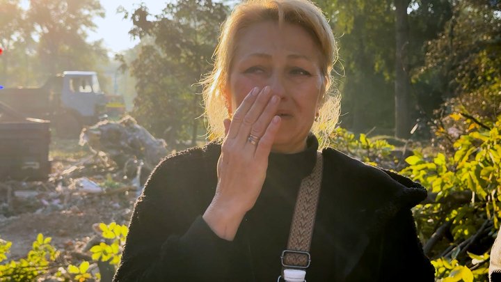 «Сестра взяла слухавку, сказала, що їх привалило. І все, більше нічого не знаю»: прилучани про ракетний удар по місту
