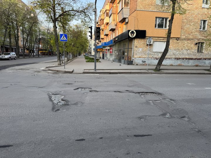 Історія під асфальтом: що відомо про стару бруківку в центрі Сум Історія під асфальтом: що відомо про стару бруківку в центрі Сум
