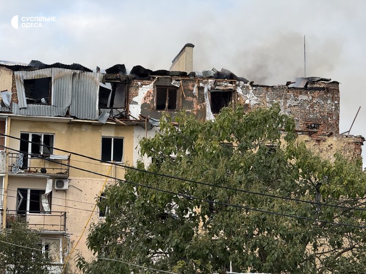 «У квартирі не залишилося жодного цілого вікна»: що розповіли очевидці про атаку РФ на Одещину вдень 24 вересня «У квартирі не залишилося жодного цілого вікна»: що розповіли очевидці про атаку РФ на Одещину вдень 24 вересня