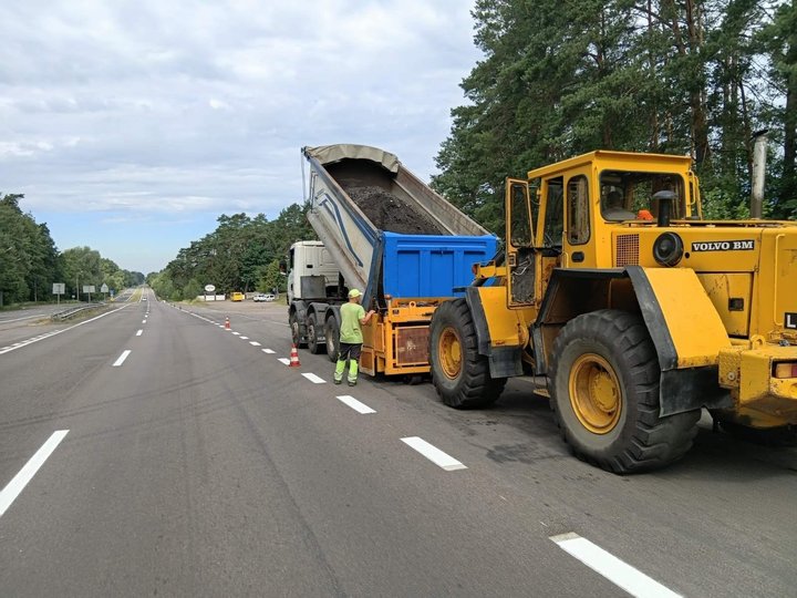 На Волині завершують оновлення ділянки траси Луцьк – Рівне