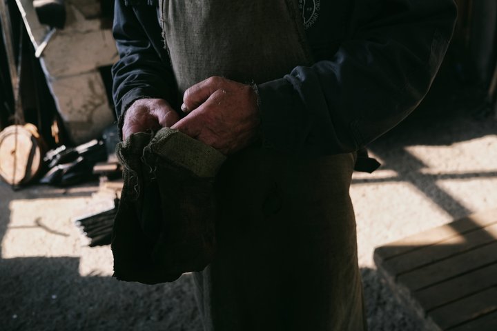 “Хомути — це як бинти на трубу”: історія коваля Житомирводоканалу