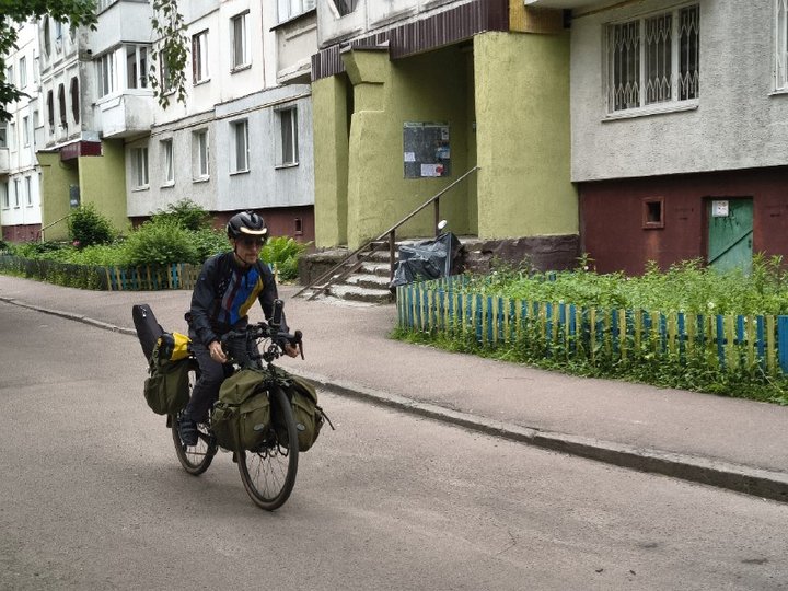 Американець на велосипеді їде з Варшави до Києва: у Житомирі зупинився мандрівник Калеб Берг Американець на велосипеді їде з Варшави до Києва: у Житомирі зупинився мандрівник Калеб Берг