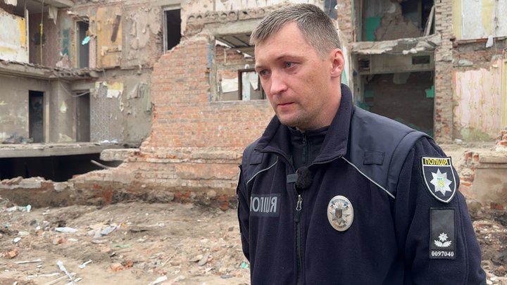 «Я ніколи не бачив стільки мертвих дітей»: поліцейські про участь у пошуково-рятувальній операції у Прилуках «Я ніколи не бачив стільки мертвих дітей»: поліцейські про участь у пошуково-рятувальній операції у Прилуках