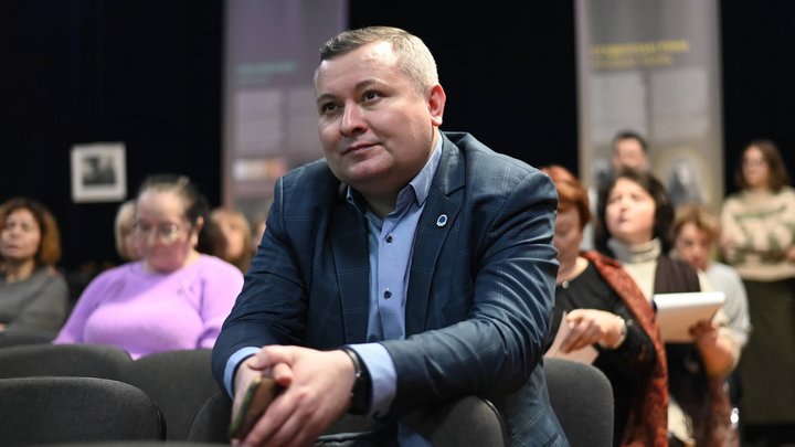 "Хочемо школу, а не філію": на Чернігівщині батьки школярів Сосницької ЗОШ протестують проти реорганізації закладу "Хочемо школу, а не філію": на Чернігівщині батьки школярів Сосницької ЗОШ протестують проти реорганізації закладу