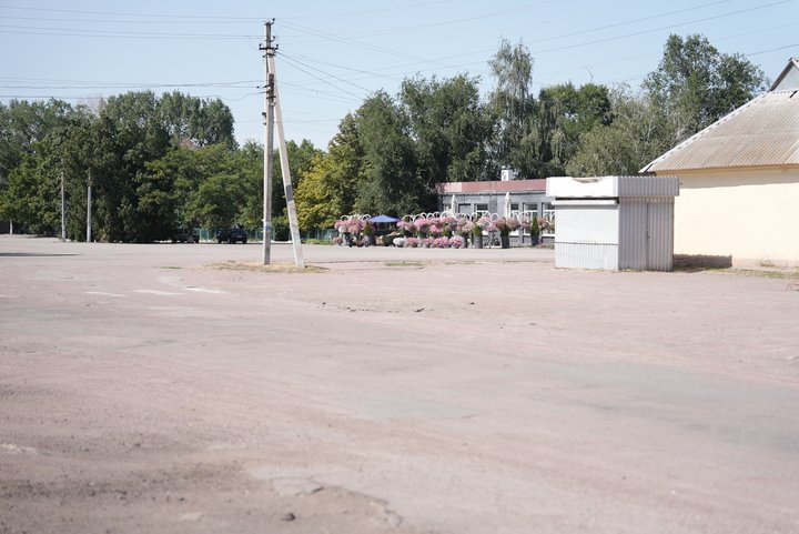 «Діти бажають смерті Путіну»: як мешканці прифронтової Грушівки на Дніпропетровщині виживають під атаками дронів «Діти бажають смерті Путіну»: як мешканці прифронтової Грушівки на Дніпропетровщині виживають під атаками дронів