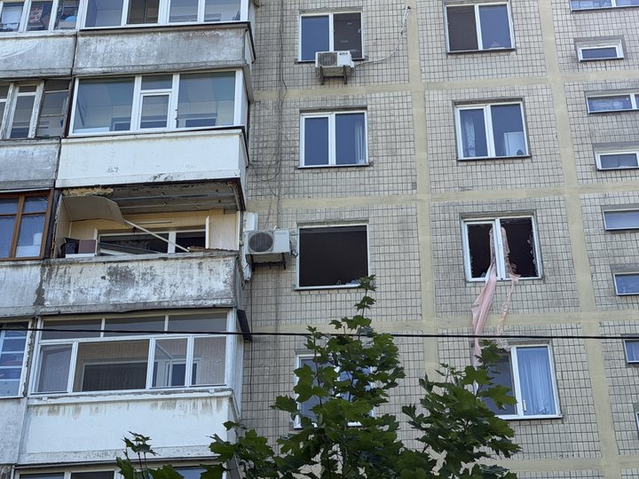 У Дніпрі в Амур-Нижньодніпровському районі пролунав вибух у багатоповерхівці: травмовані двоє людей У Дніпрі в Амур-Нижньодніпровському районі пролунав вибух у багатоповерхівці: травмовані двоє людей