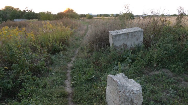 «Не проїде ні "швидка", ні ДСНС»: жителі однієї з вулиць Чернігова скаржаться на блокування ґрунтової дороги «Не проїде ні "швидка", ні ДСНС»: жителі однієї з вулиць Чернігова скаржаться на блокування ґрунтової дороги