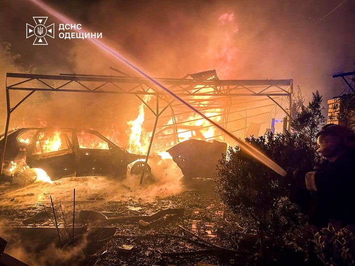 «Зробив це заради людей»: пекар з Ізмаїла врятував родину з пошкодженого атакою РФ будинку «Зробив це заради людей»: пекар з Ізмаїла врятував родину з пошкодженого атакою РФ будинку