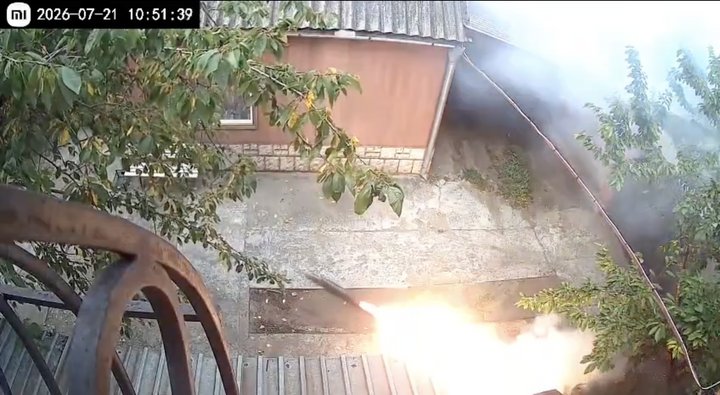 Один будинок зруйнований, ще 10 — пошкоджені. У Курилівці на Дніпропетровщині з'ясовують причину вибухів без тривоги