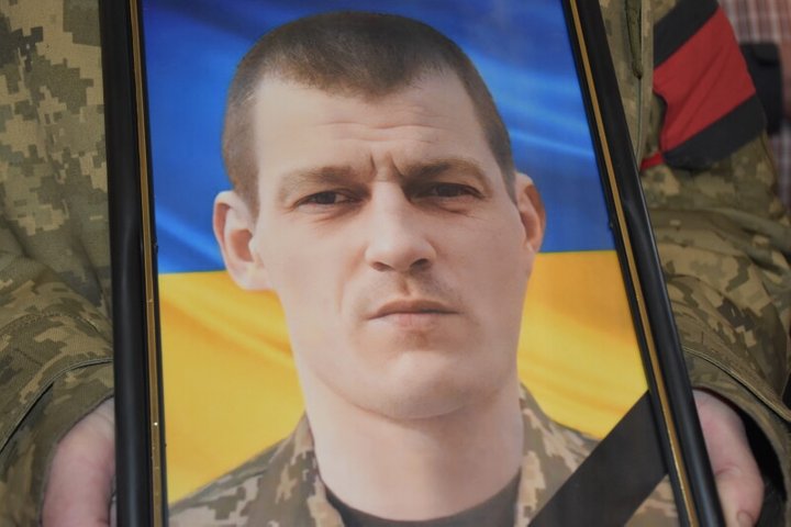 У Луцьку попрощалися з загиблими на Донеччині Валентином Кравцем і Максимом Діковим