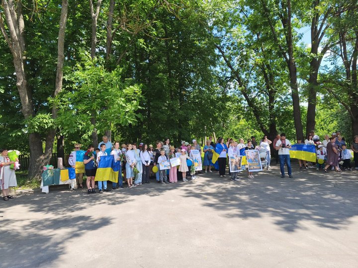Після понад трьох років полону військовий Ігор Пивовар повернувся до рідного села на Житомирщині Після понад трьох років полону військовий Ігор Пивовар повернувся до рідного села на Житомирщині