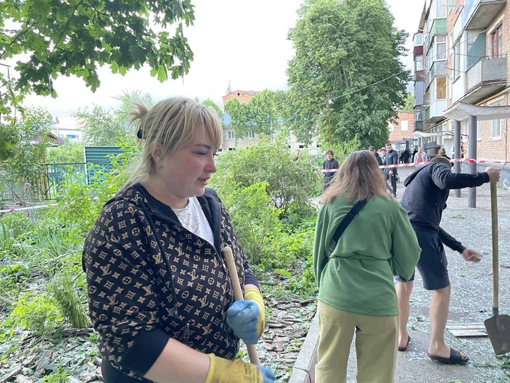 В Охтирці російський безпілотник влучив поблизу багатоповерхівки