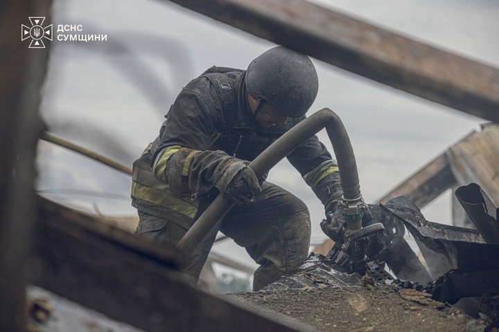 «147 врятованих життів і четверо загиблих рятувальників»: у ДСНС Сумщини розповіли про чотири роки роботи під обстрілами