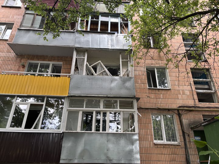 У Сумах зафіксовано влучання невстановлених боєприпасів: поранені люди