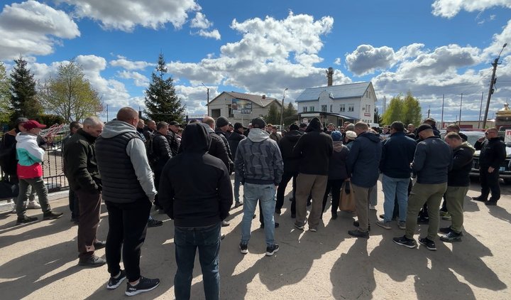 На Волині шахтарі не пустили на роботу новопризначеного керівника ДП "Волиньвугілля" На Волині шахтарі не пустили на роботу новопризначеного керівника ДП "Волиньвугілля"