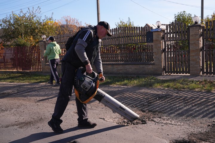 Загвіздя, дорога, ями, люди, ремонт, Франківщина Загвіздя, дорога, ями, люди, ремонт, Франківщина