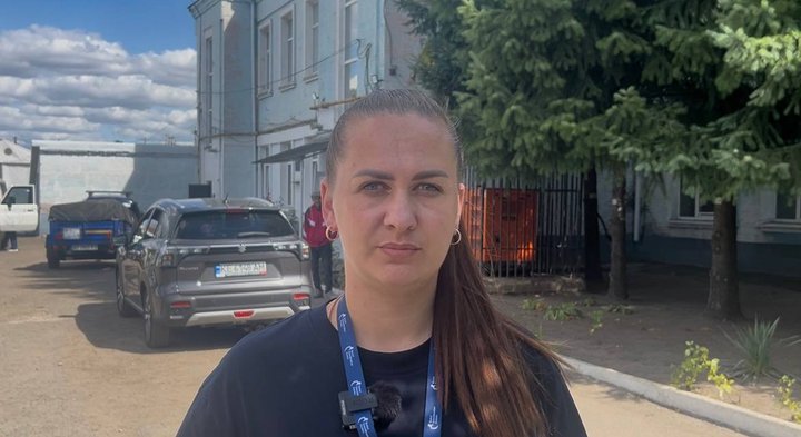 «Стріляють і вдень, і вночі — немає спокою». Що розповідають евакуйовані з прифронтових громад Дніпропетровщини «Стріляють і вдень, і вночі — немає спокою». Що розповідають евакуйовані з прифронтових громад Дніпропетровщини