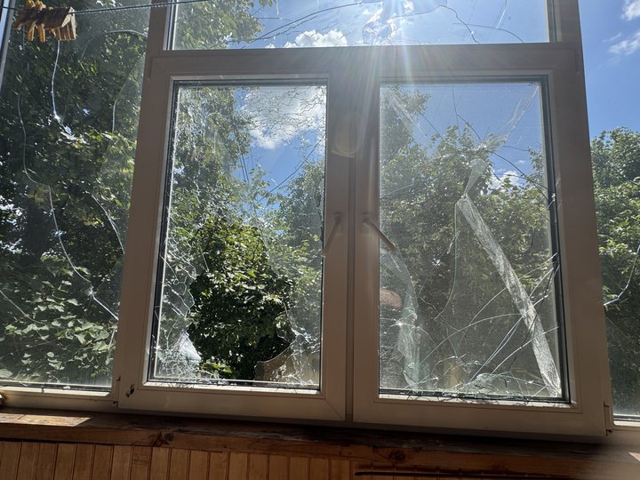 "Лежиш і чекаєш наступного вибуху": жителі Сум про нічний обстріл "Лежиш і чекаєш наступного вибуху": жителі Сум про нічний обстріл