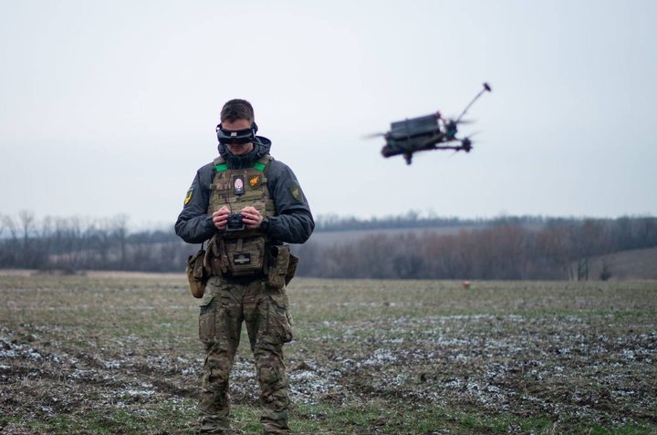 «Там ти у футбол грав, там ти в кіно ходив»: оператор FPV «Зоря» про вильоти над рідною Луганщиною