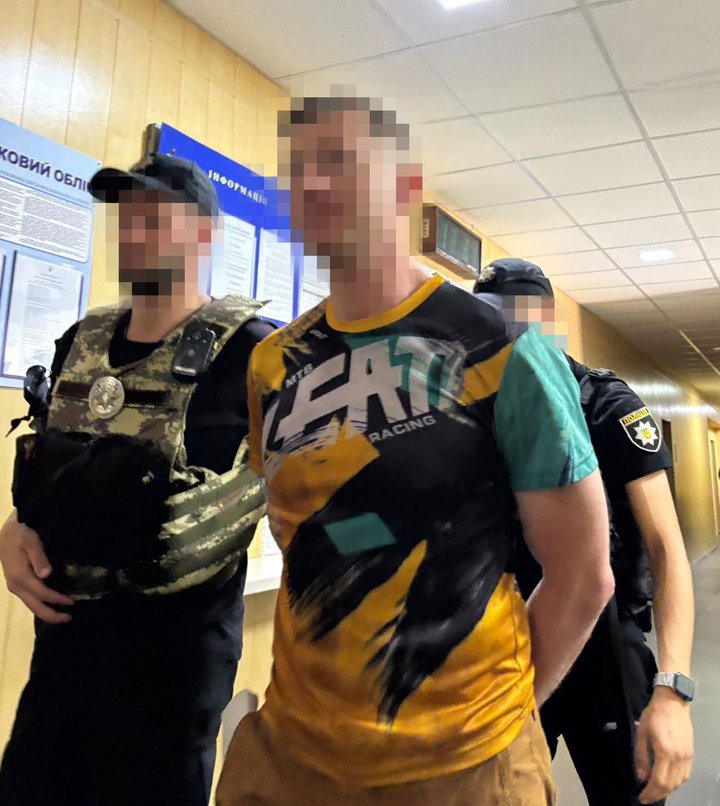 Намагався зґвалтувати 14-річну дівчинку: у Запоріжжі затримали майора поліції