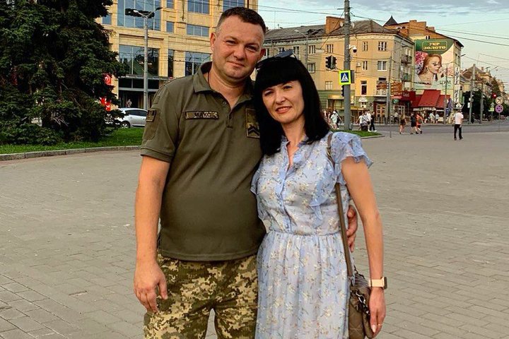 «Взяла з дому бабусину швейну машинку»: переселенка у Луцьку п'ятий рік шиє для військових «Взяла з дому бабусину швейну машинку»: переселенка у Луцьку п'ятий рік шиє для військових