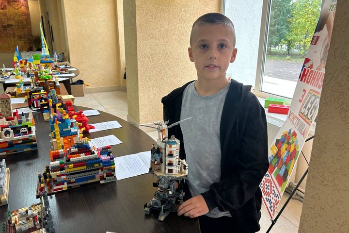 У громаді поблизу Житомира діти представили власні LEGO-моделі фортець і замків: ідеї використають для розвитку туризму У громаді поблизу Житомира діти представили власні LEGO-моделі фортець і замків: ідеї використають для розвитку туризму