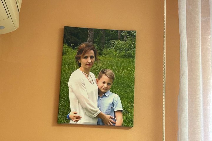 "Здаватися я не маю права і не здамся": історія медсестри з Житомирщини, яка втратила чоловіка на війні "Здаватися я не маю права і не здамся": історія медсестри з Житомирщини, яка втратила чоловіка на війні