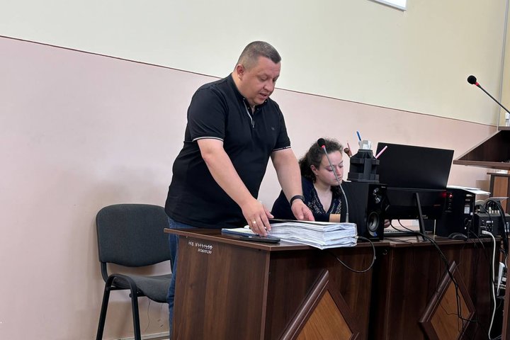 Погоня у середмісті та наїзд на поліцейського: у Бердичеві перенесли перше судове засідання у справі 37-річного водія