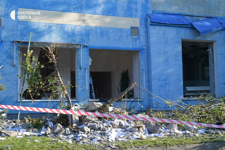 &laquo;Влучили у другий дім&raquo;: який вигляд має бізнес-центр в Одесі після атаки РФ