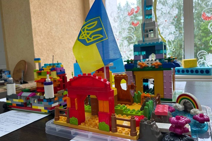 У громаді поблизу Житомира діти представили власні LEGO-моделі фортець і замків: ідеї використають для розвитку туризму У громаді поблизу Житомира діти представили власні LEGO-моделі фортець і замків: ідеї використають для розвитку туризму