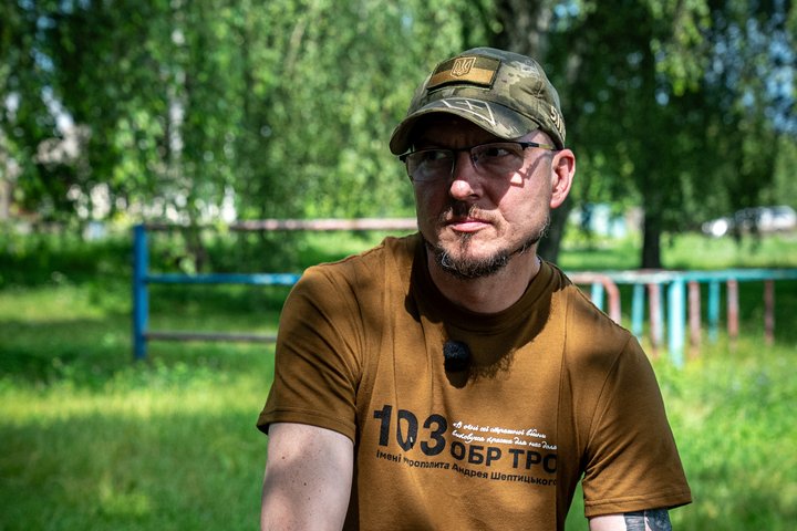 «Хочеться ще пожити й відбудувати країну»: Герой України розповів про понад 40 діб в оточенні на Сумщині