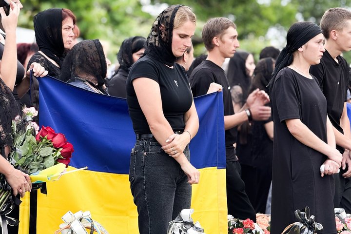 У Мукачівській громаді попрощалися з полеглим військовослужбовцем Василем Боговичем