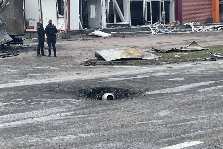 Заяви про пошкодження і вирва біля Ягодина: на Волині ліквідовують наслідки обстрілів РФ Заяви про пошкодження і вирва біля Ягодина: на Волині ліквідовують наслідки обстрілів РФ