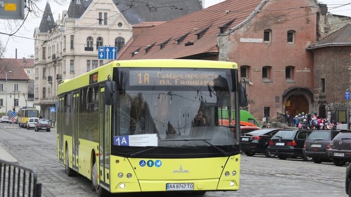 Львів’ян попереджають про перекриття проспекту Свободи 22 серпня: маршрути громадського транспорту зміняться