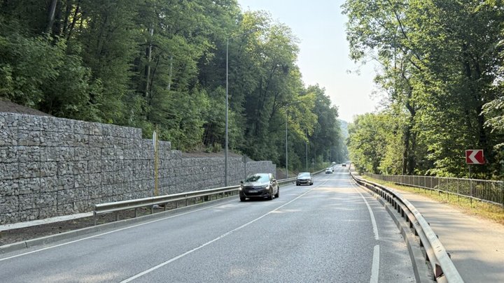 Укріплення схилу на Личаківській у Львові: роботи поновлюються, водіїв чекає реверсний рух
