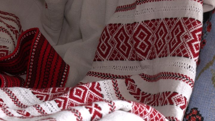 500 рушників та не менше 200 сорочок вишила технікою занизування волинська майстриня
