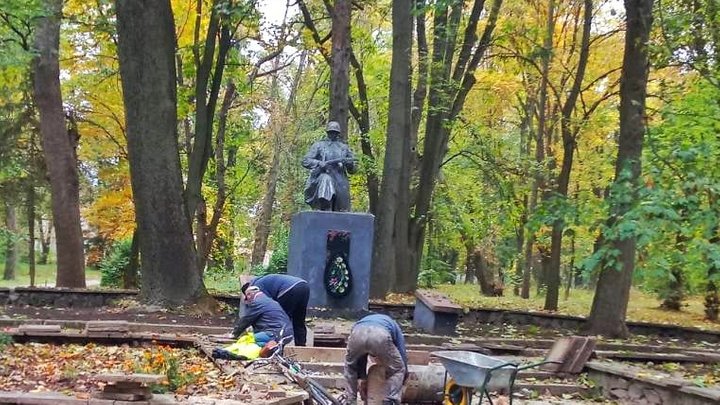 Пам'ятник радянському солдату у Гощі